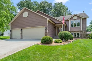 13632 Bryant Pl S, Burnsville, MN 55337 - Photo 3