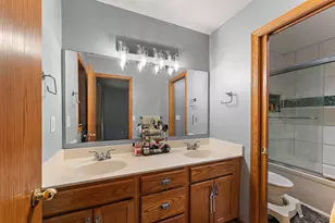 2554 Haller Ln E, Maplewood, MN 55119 - Photo 33