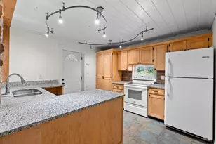 1097 Suburban Ave, Saint Paul, MN 55106 - Photo 7
