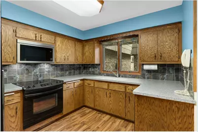 10250 Berkshire Road, Bloomington, MN 55437 - Photo 11