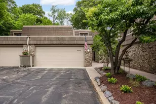 10250 Berkshire Rd, Bloomington, MN 55437 - Photo 5