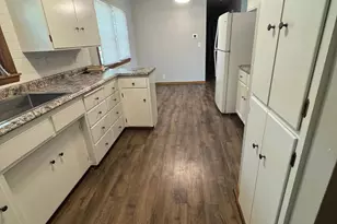 220 Terrace Dr SW, Willmar, MN 56201 - Photo 3