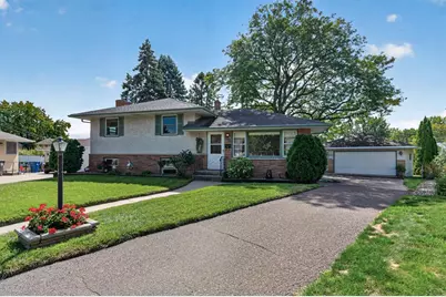 2220 Cardinal Place, Saint Paul, MN 55119 - Photo 3