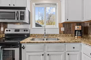 1400 Field Creek Cir, Victoria, MN 55386 - Photo 11