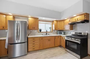 942 Central Ave W, Saint Paul, MN 55104 - Photo 3