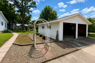 713 N Broadway St, Le Roy, MN 55951 - Photo 31