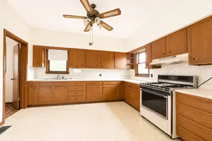 713 N Broadway St, Le Roy, MN 55951 - Photo 5