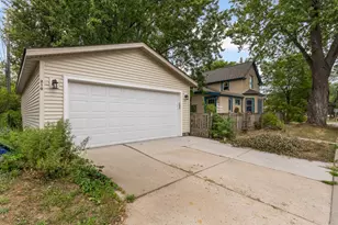 210 Sidney St W, Saint Paul, MN 55107 - Photo 27