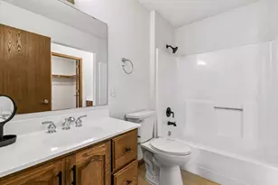 942 E Travelers Trail, Burnsville, MN 55337 - Photo 17