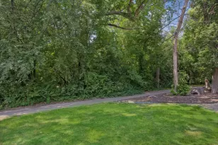6040 Chasewood Pkwy, Minnetonka, MN 55343 - Photo 31