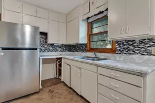 1308 10th St SW, Willmar, MN 56201 - Photo 9