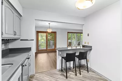 212 Transit Avenue, Roseville, MN 55113 - Photo 7