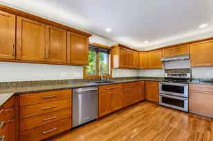 160 Orchard Ave SE, Hutchinson, MN 55350 - Photo 9