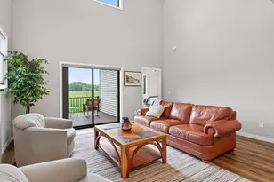 4139 Isaac Ct, Vadnais Heights, MN 55127 - Photo 9