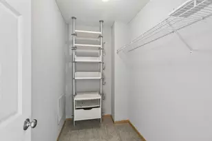 1662 Village Trail E, Maplewood, MN 55109 - Photo 11