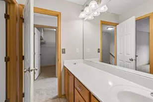 1662 Village Trail E, Maplewood, MN 55109 - Photo 9