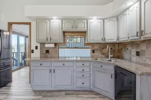 4002 Oak Knoll Dr, Eau Claire, WI 54701 - Photo 3