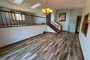 4002 Oak Knoll Dr, Eau Claire, WI 54701 - Photo 9