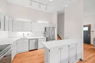 2241 Country Ln, Minnetonka, MN 55305 - Photo 5
