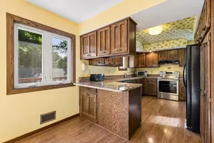 450 Ranchview Ln N, Plymouth, MN 55447 - Photo 7