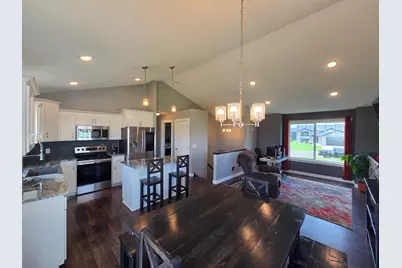 1009 26th Street Loop, Sartell, MN 56377 - Photo 3