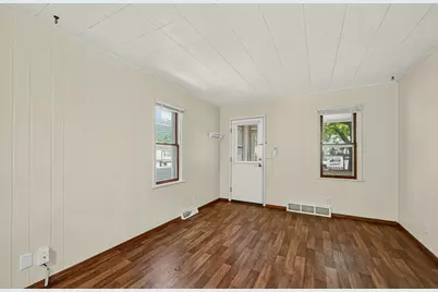 577 W Sanborn Street, Winona, MN 55987 - Photo 7