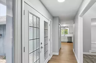 1592 Sherwood Ct, Eagan, MN 55122 - Photo 5