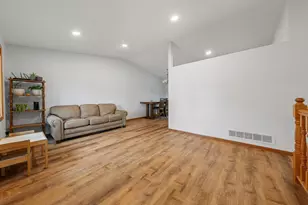 424 Littleford Ln, Faribault, MN 55021 - Photo 7