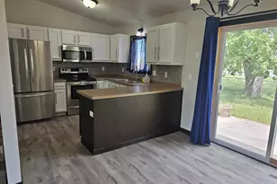 3616 Village Green Ln, Moorhead, MN 56560 - Photo 9