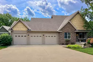 106 Ridge Rd, New London, MN 56273 - Photo 1