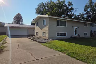 215 N Green St, Rushford, MN 55971 - Photo 1