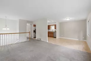 4250 Thornhill Ln, Vadnais Heights, MN 55127 - Photo 7
