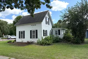 802 S Halvorson St, Redwood Falls, MN 56283 - Photo 1