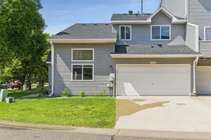 670 Kingfisher Ln, Woodbury, MN 55125 - Photo 1