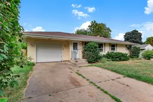 2801 Galtier St, Roseville, MN 55113 - Photo 3