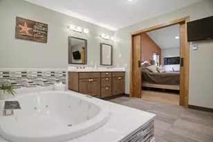 9140 Aldrich Ave S, Bloomington, MN 55420 - Photo 33