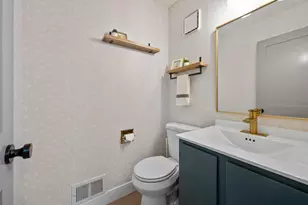 235 Kent St, Saint Paul, MN 55102 - Photo 15
