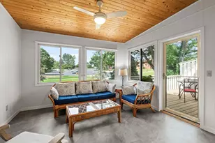5757 Hyland Courts Dr, Bloomington, MN 55437 - Photo 9