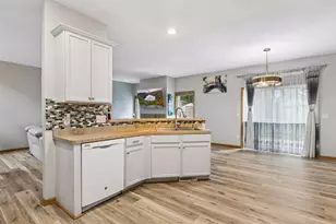 8818 Jackson Ave, Blaine, MN 55014 - Photo 21