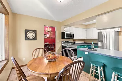 7565 Paul Road, Woodbury, MN 55125 - Photo 9