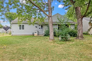 727 Shumway St S, Shakopee, MN 55379 - Photo 1