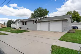 215 2nd Ave NE, Hayfield, MN 55940 - Photo 45