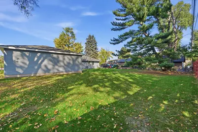 9025 10th Avenue S, Bloomington, MN 55420 - Photo 5
