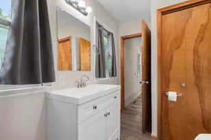 409 Clay St S, Shakopee, MN 55379 - Photo 21