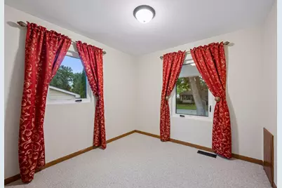 1309 10th Street SW, Willmar, MN 56201 - Photo 9