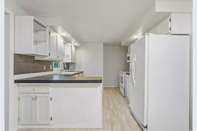 1006 Elmhill Drive, Albert Lea, MN 56007 - Photo 9