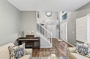 8939 Heatherton Ridge Dr, Savage, MN 55378 - Photo 5