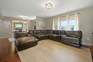751 S 12th St, Bird Island, MN 55310 - Photo 5