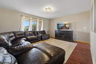 751 S 12th St, Bird Island, MN 55310 - Photo 11
