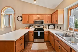25 Pine Tree Ct, Sartell, MN 56377 - Photo 9